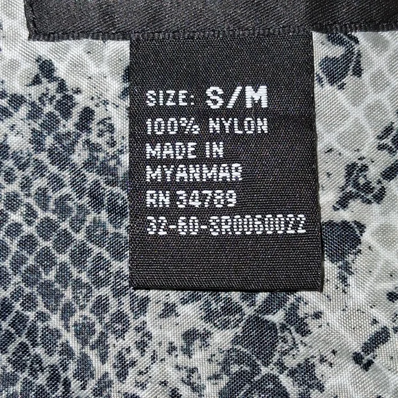 Chic Snake Print Lightweight Rain Jacket - Picture 5 of 5